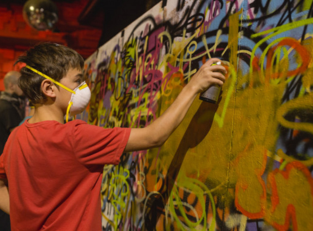 Grafitarnica: Poezija In Grafiti